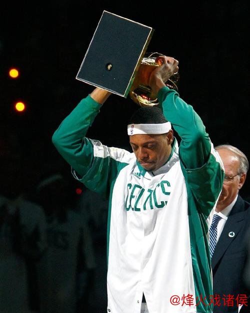 NBA新赛季拉开帷幕 凯尔特人高挂第18座冠军旗帜