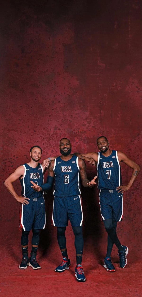 巅峰国际 NBA新赛季展望：冠军争夺扑朔迷离，詹杜库辉煌难再