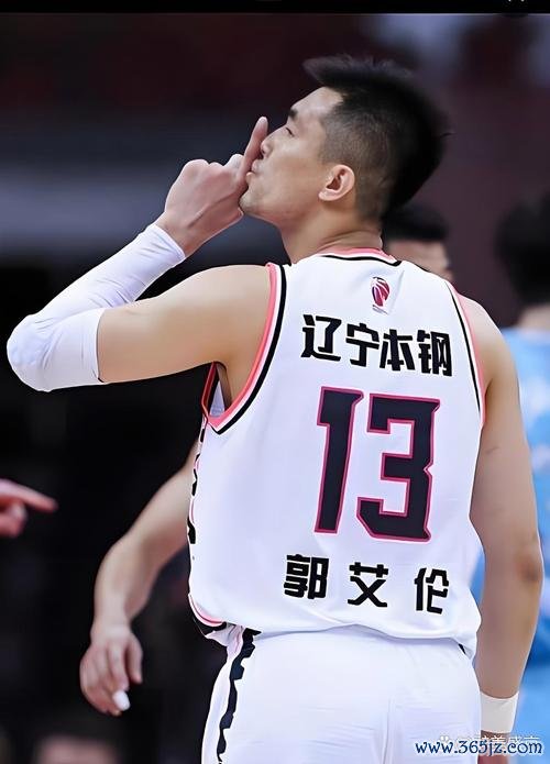 郭艾伦：从未考虑离队，经纪人只是临时选择