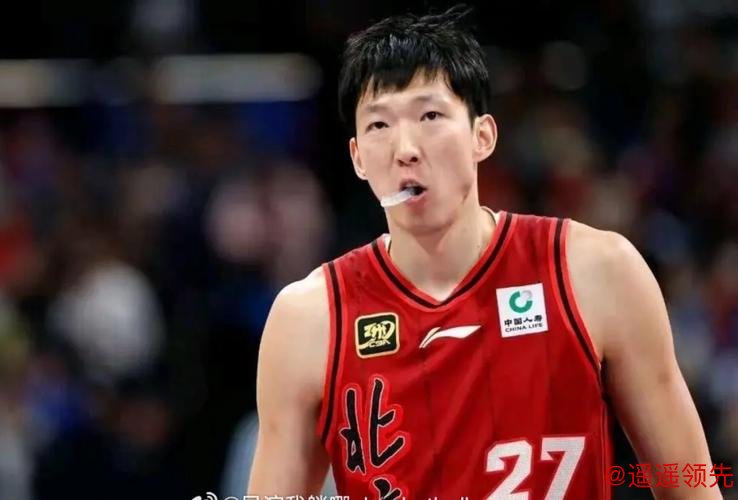 赛季或将缺席？周琦眼部伤情反复，名帅释疑，首钢全面支持康复计划