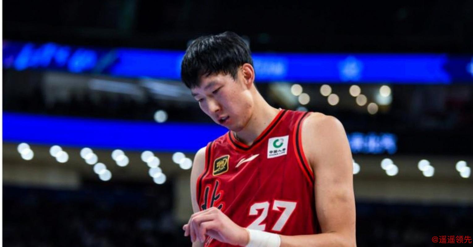 赛季或将缺席？周琦眼部伤情反复，名帅释疑，首钢全面支持康复计划