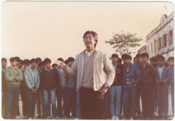 巅峰国际APP 《似水流年》第二章：桂山中学“玖男女”